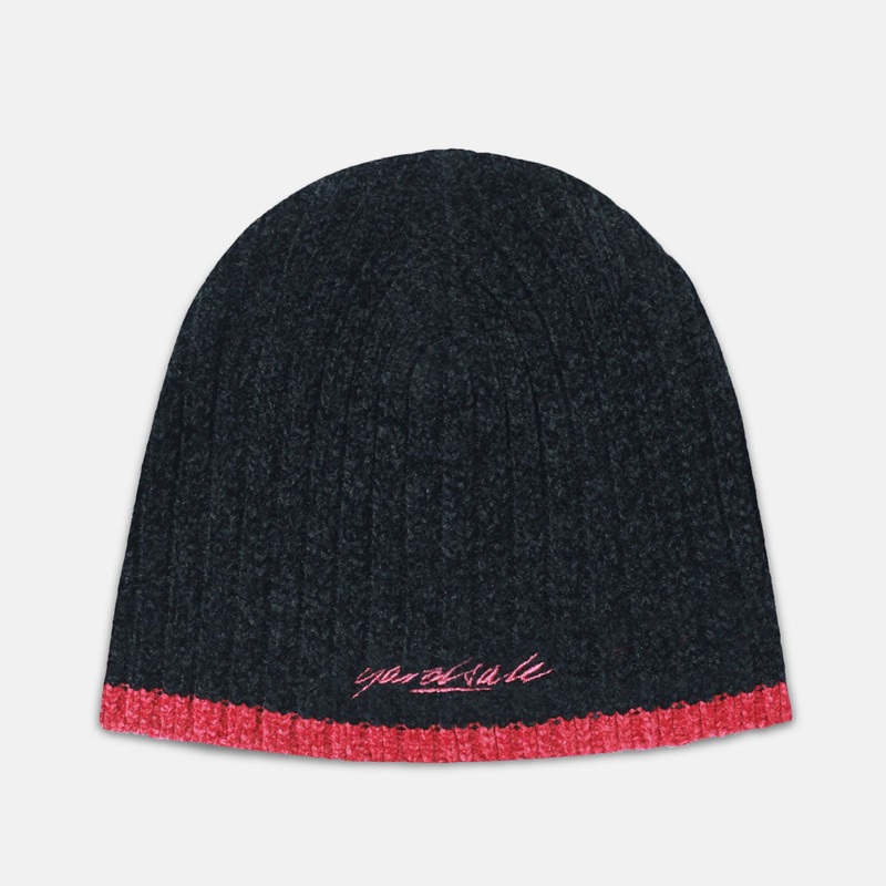 Yardsale – Chenille Beanie – Black / Red