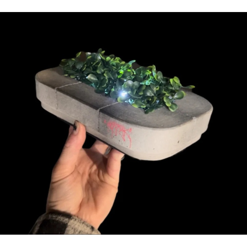 WHYTMYK CONCRETE PLAZA BENCH|One Size